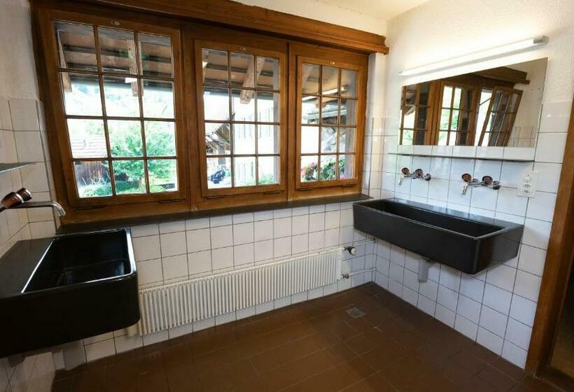 スタンダード４人部屋, Brugg Youth Hostel