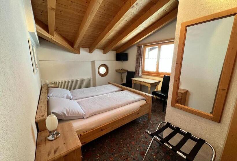 Номер Стандарт Вид на Горы, Cresta Sedrun
