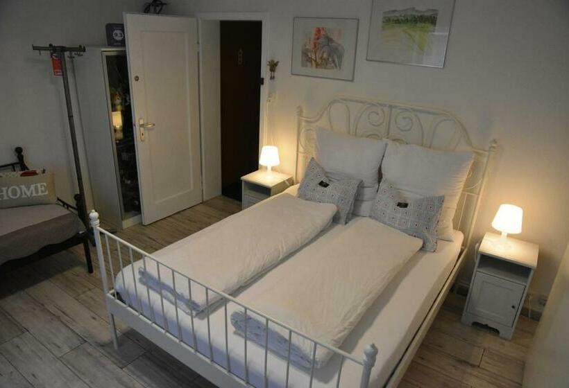 Номер Стандарт, Kiki's B&b