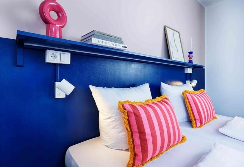 Полулюкс, Maxaparthotel By Homekeepers