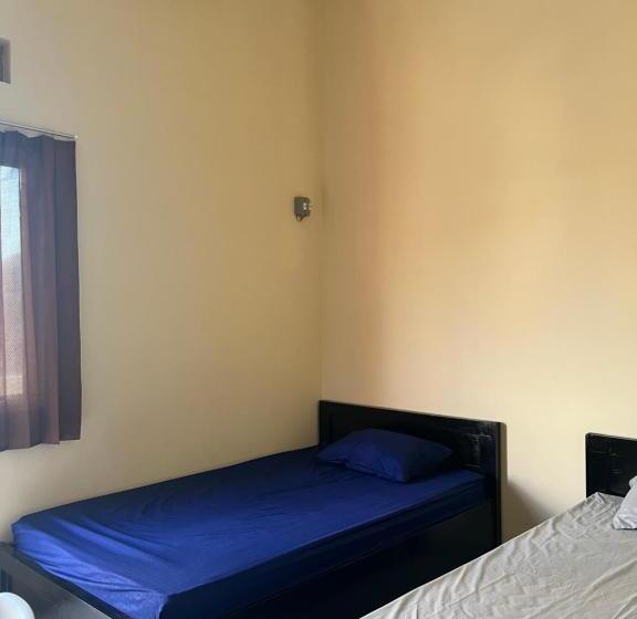 Кровать в Общей Комнате, Kbi Hostel