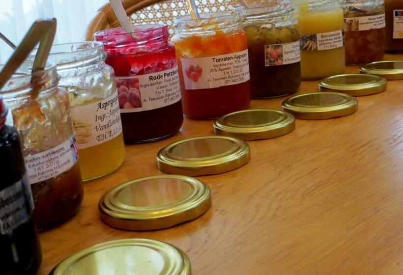 חדר סטנדרט לשלושה עם חדר אמבטיה משוף, Bed & Breakfast  Het Oude Nest