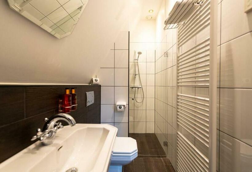 Номер Basic, Grand Boutique Hotel Restaurant Huis Vermeer