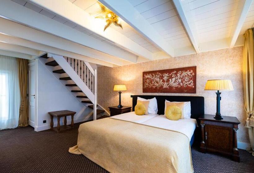 Четырехместный Номер Стандарт, Grand Boutique Hotel Restaurant Huis Vermeer