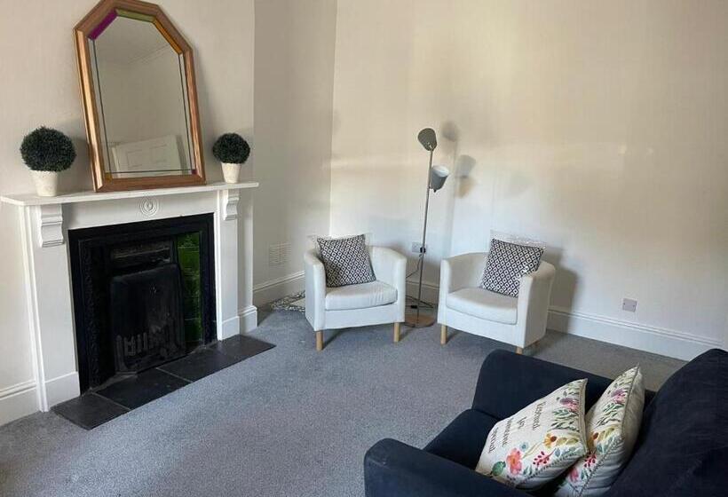 חדר דלוקס, Golden Triangle Townhouse