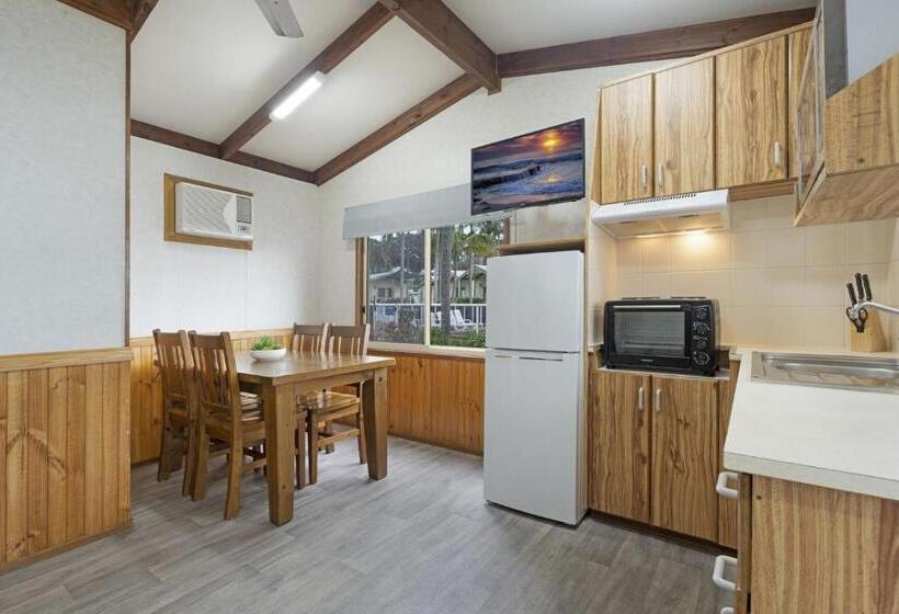 스탠다드 룸 호수 전망, Paradise Palms Caravan Park