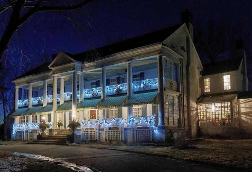 豪华套房, Montrose Inn