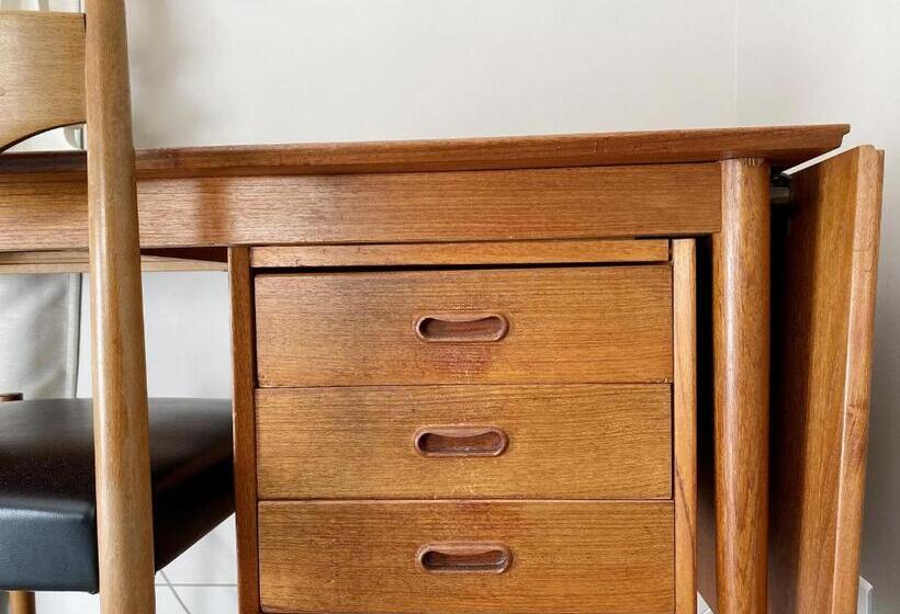 Номер Deluxe, Paul