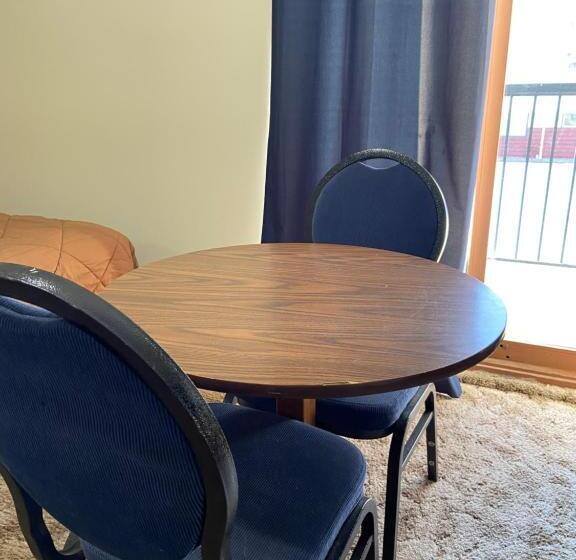 标准间, Mountain View Motel
