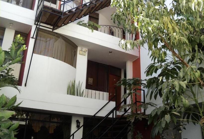 غرفة عائلية, Conquistadores Inn