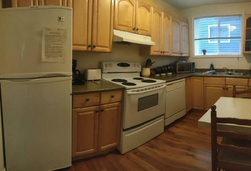 דירת שני חדרים, Black Rooster Guesthouse