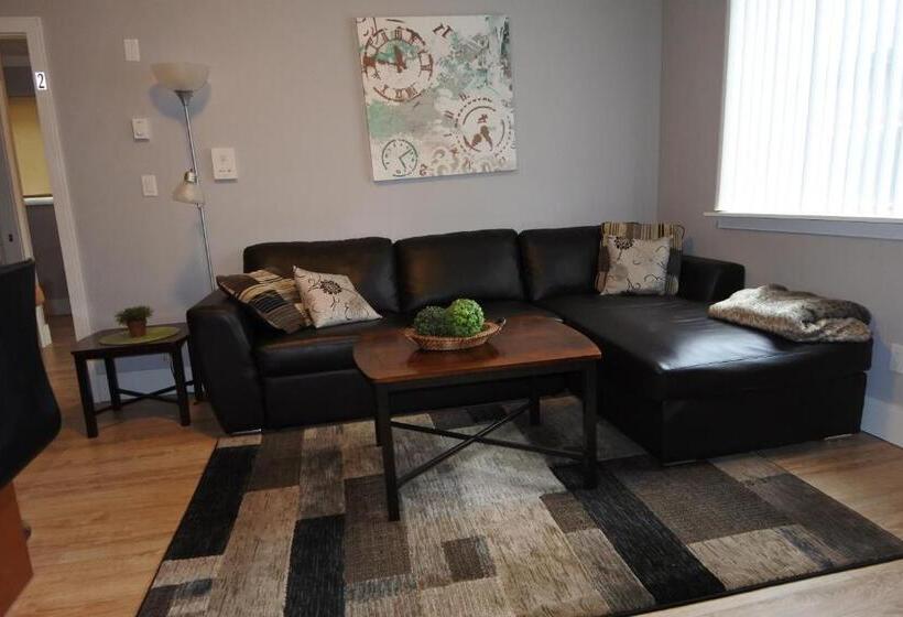 דירת חדר, Black Rooster Guesthouse