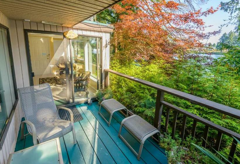 سوئیت با تخت بزرگ, Long Lake Waterfront Bed And Breakfast