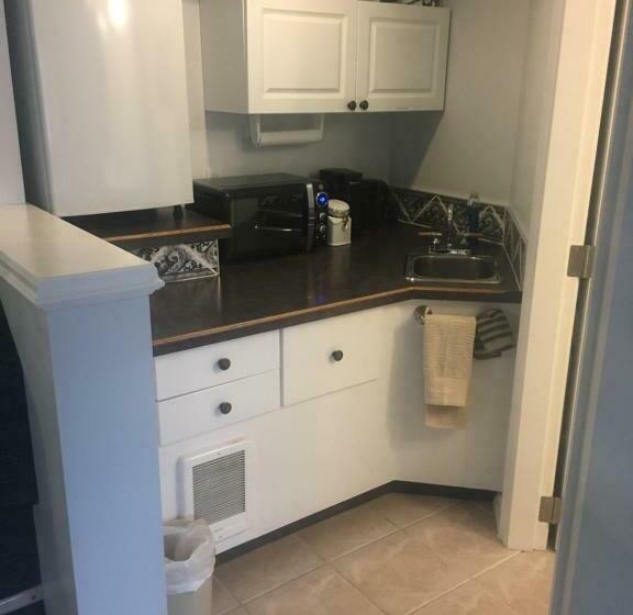 سوئیت با تخت بزرگ, Long Lake Waterfront Bed And Breakfast