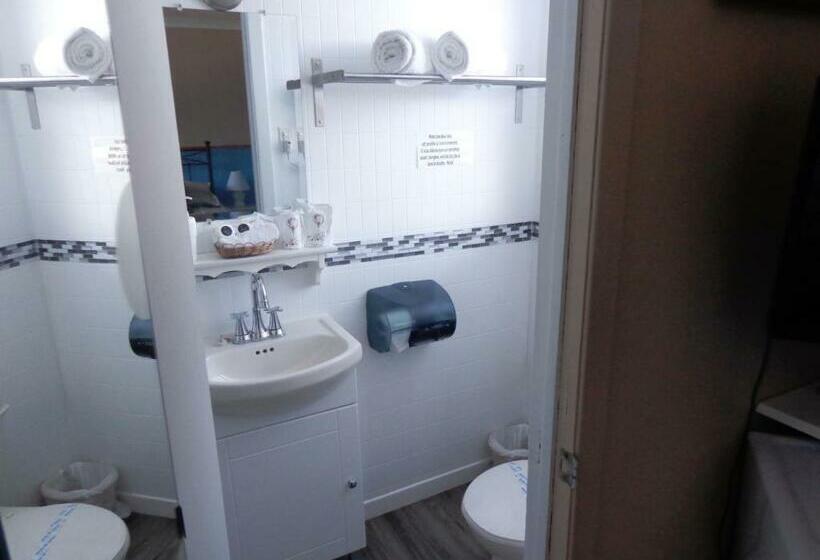 Номер Стандартный Кровать Куин, Motel Des Deux Lacs