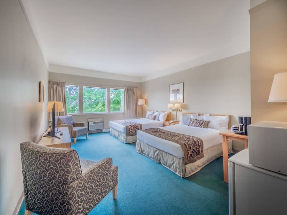 스위트, The Cedars Inn Hotel & Convention Centre