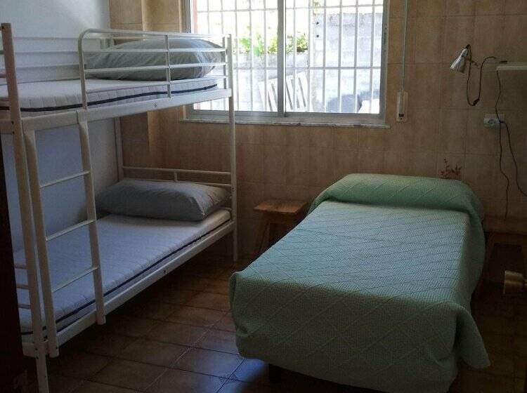 Трехместный Номер Стандарт Совместная Ванная, Casa Do Marabillas Hostel