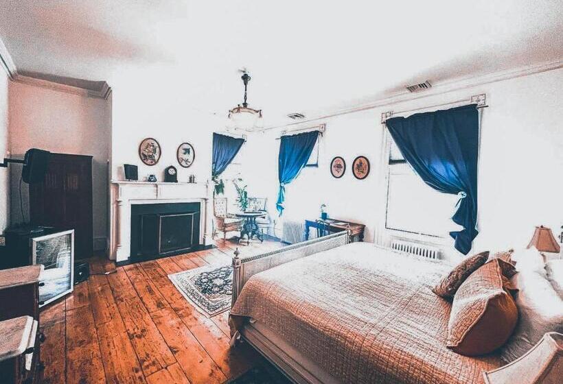 デラックススイート, The Borland House Inn