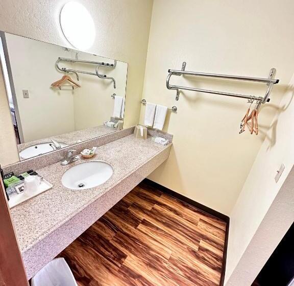 스탠다드 룸, Regency Inn Iola