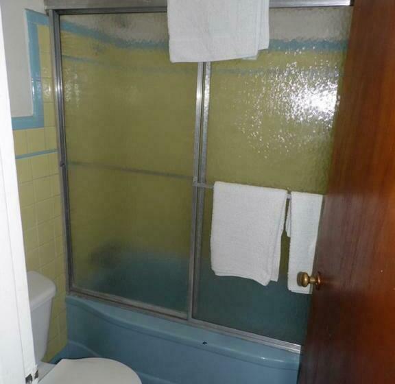 Номер Стандарт, Tazewell Motel