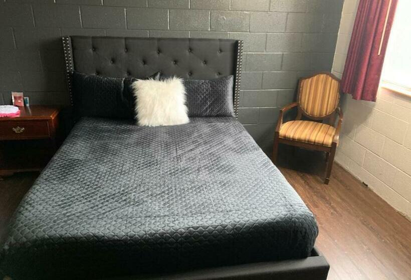 Люкс Deluxe Кровать Кинг, The Pines Motel