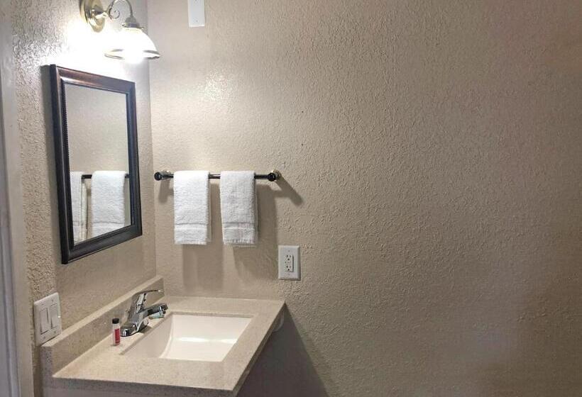 Люкс, Knights Inn Harrisonville