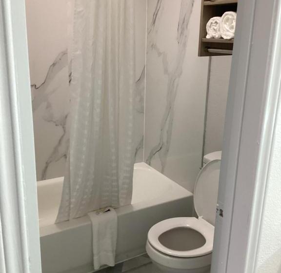 Номер Стандарт, Pleasanton Executive Inn