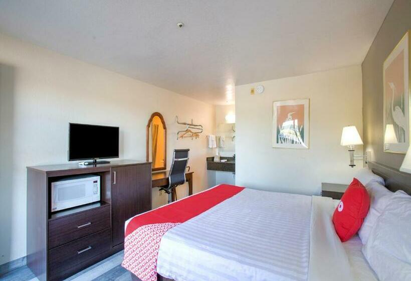Стандартный Номер Кровать Кинг, OYO Woodland Hotel and Suites