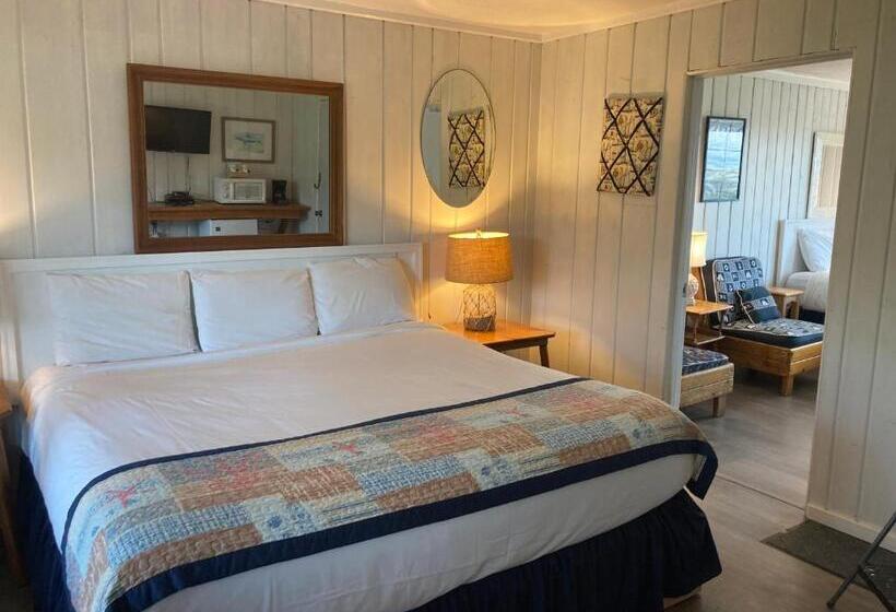 Family Suite, Tillicum Beach Motel   Formerly Deane S Oceanfront Lodge