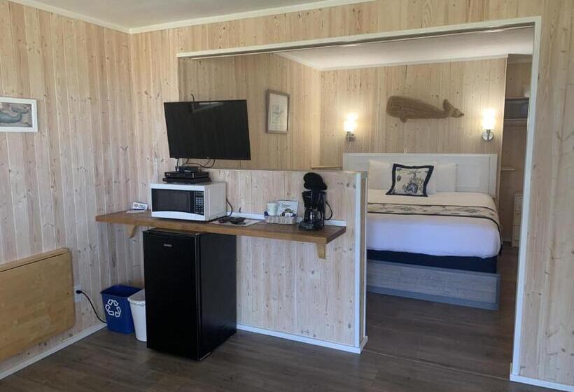 Люкс Кровать Кинг, Tillicum Beach Motel   Formerly Deane S Oceanfront Lodge