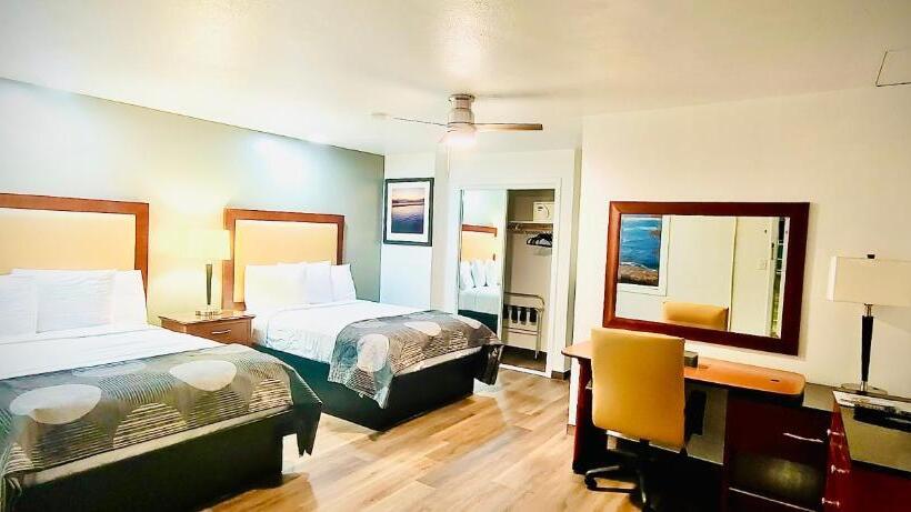 Номер Deluxe, Oceanside Inn & Suites, A Days Inn By Wyndham