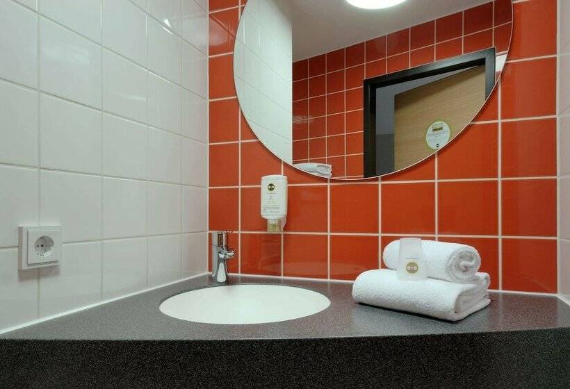 Номер Стандарт Трехместный, B&b Hotel München City West