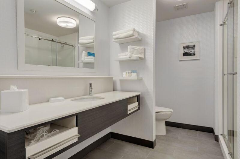 Люкс Executive Кровать Кинг, Hampton Inn St. Louis Wentzville