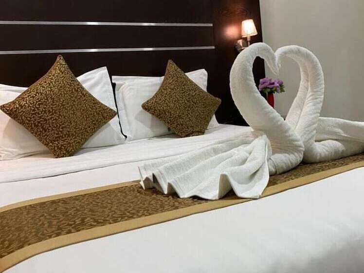 带大床的高级房间, Rest Night Serviced Apartments   Al Nafal