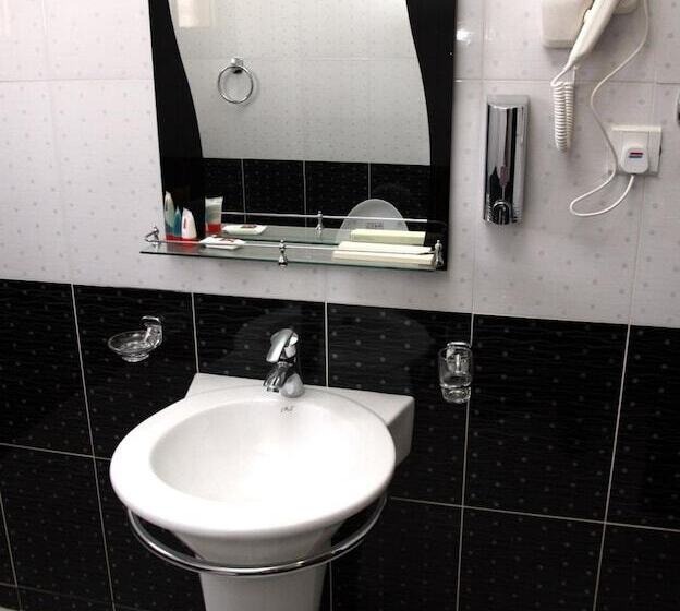 带大床的高级房间, Rest Night Serviced Apartments   Al Nafal