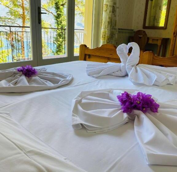 4인용 스탠다드 룸, Residence Hotel Maxi