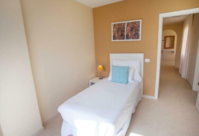 Апартаменты 2 Спальни Вид на Море, Coral Los Silos  Your Natural Accommodation Choice