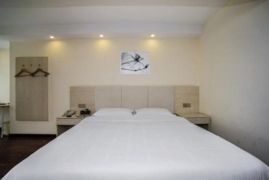Номер Стандарт, Greentree Inn Chengdu Hightech Development West Zone Shidai Tian Street Express