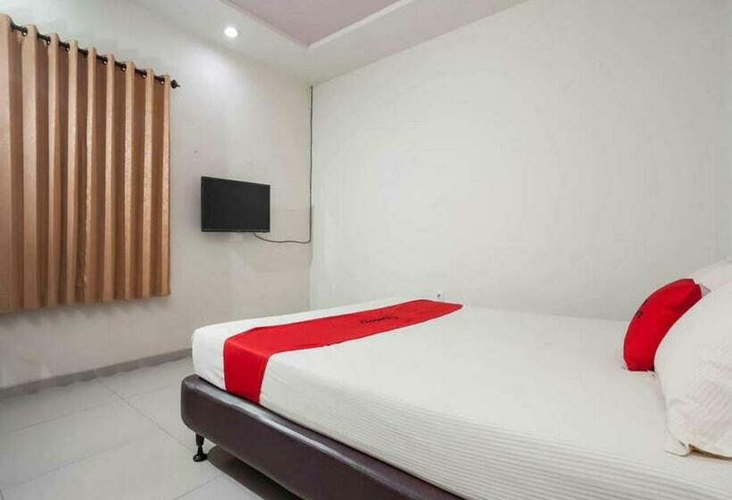 Номер Economy, Reddoorz @ Panglima Sudirman