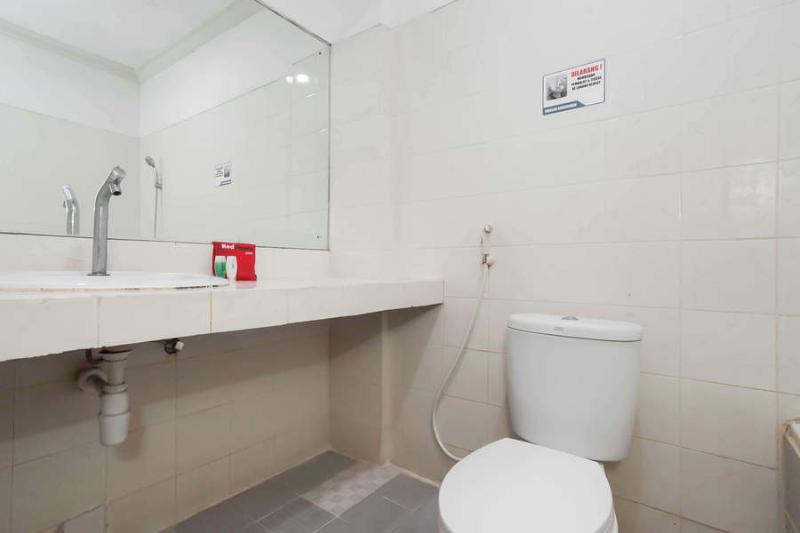 Номер Стандарт, Reddoorz @ Panglima Sudirman