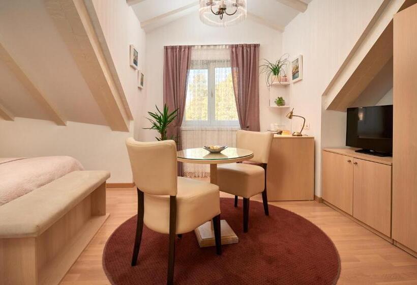 اتاق استاندارد چهار تخته, Lanterna Rooms