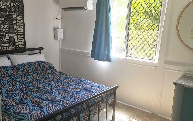 Номер Стандарт Совместная Ванная, Castaways Backpackers Cairns