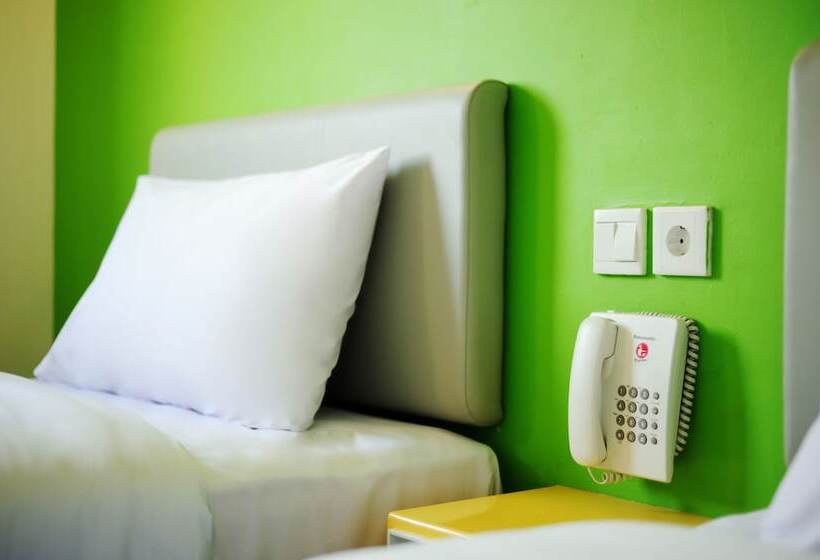 Номер Стандарт, Amaris Hotel Margorejo Surabaya