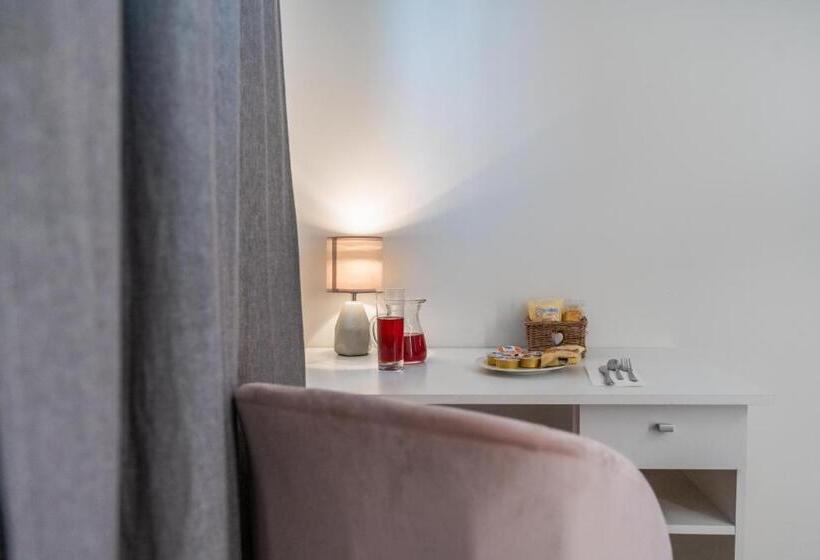غرفة قياسية مطلّة علي الحديقة, Villa Rocla Guest House Pompei