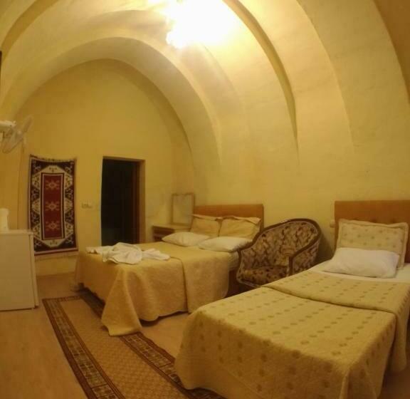 سوییت, Falcon Cave Suites