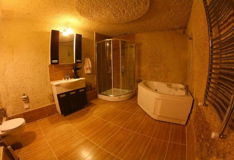 سوییت, Falcon Cave Suites