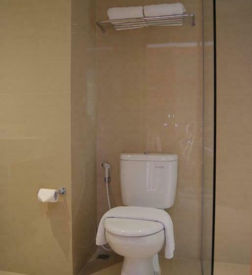 Номер Deluxe, Thong S Inn Hotel Kualanamu