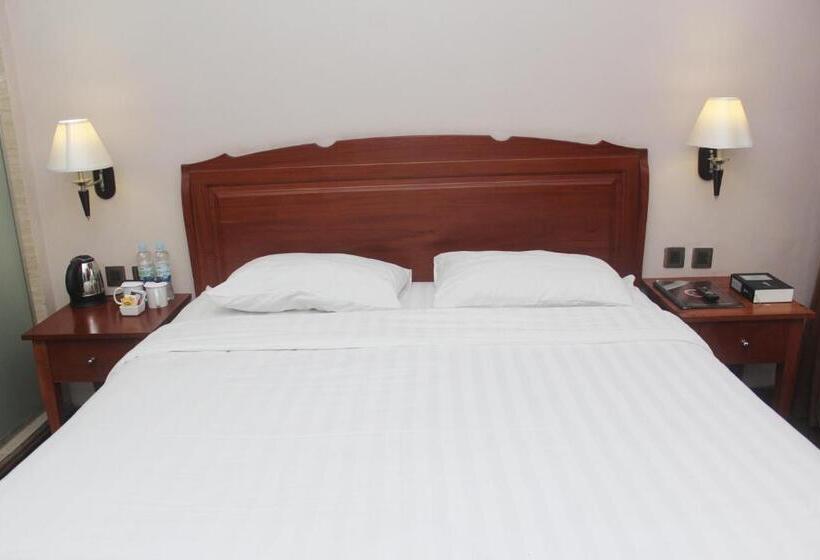 Хижина, Thong S Inn Hotel Kualanamu