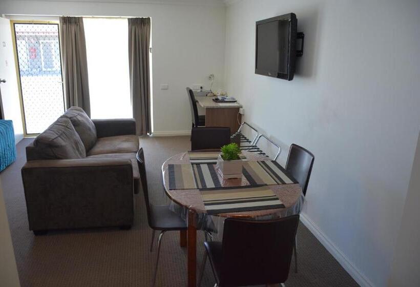 Студия Стандарт, Augusta Courtyard Motel
