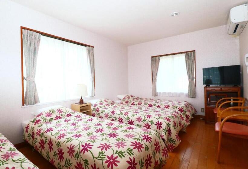 Четырехместный Номер Стандарт, Pension Avenue